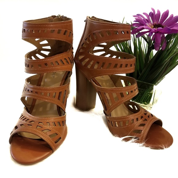 Bamboo ❤ Brown Open Chunky Heeled Sandals - Picture 4 of 5
